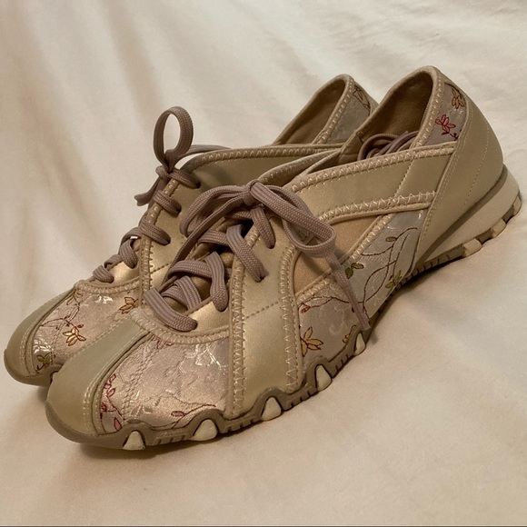 New Floral SKECHERS Metallic Waterlily Lace Ups - Picture 3 of 14